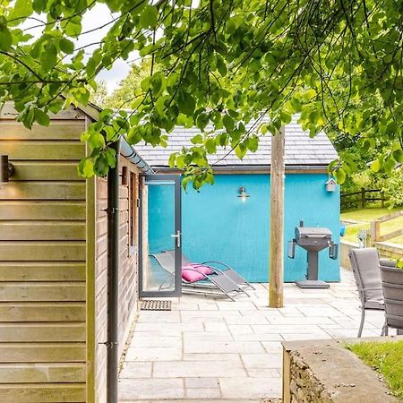 Апартаменты Cosy Cotswolds Retreat Near Bath & Castle Combe Чипенхэм Экстерьер фото