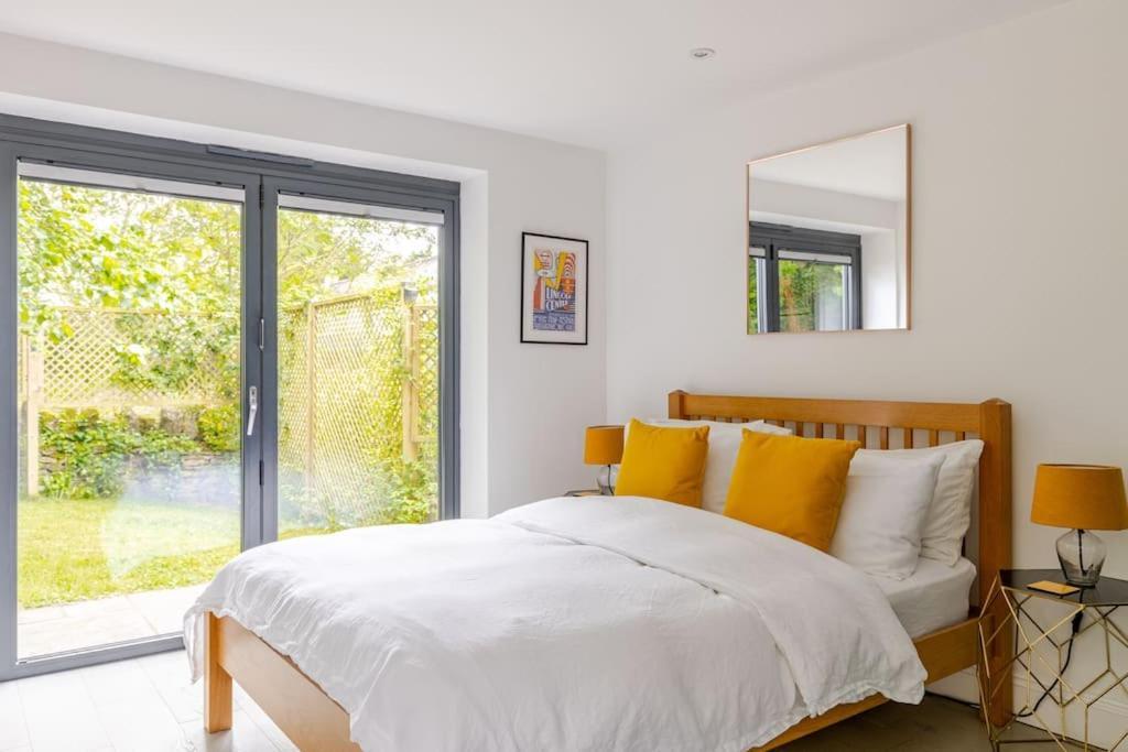 Апартаменты Cosy Cotswolds Retreat Near Bath & Castle Combe Чипенхэм Экстерьер фото