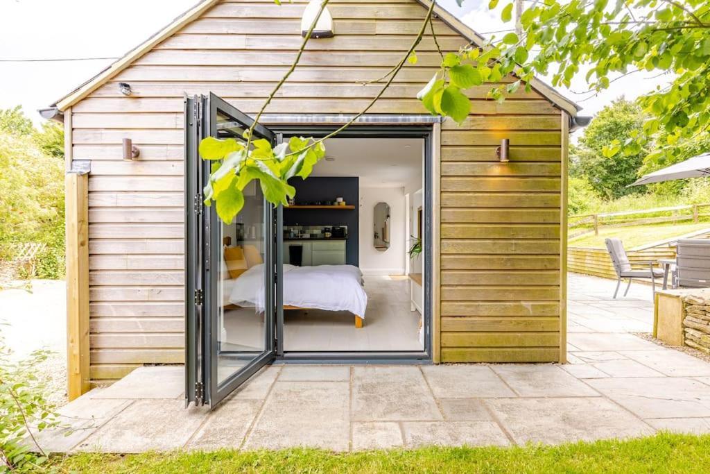 Апартаменты Cosy Cotswolds Retreat Near Bath & Castle Combe Чипенхэм Экстерьер фото