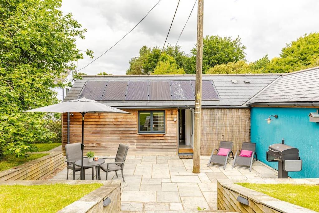 Апартаменты Cosy Cotswolds Retreat Near Bath & Castle Combe Чипенхэм Экстерьер фото
